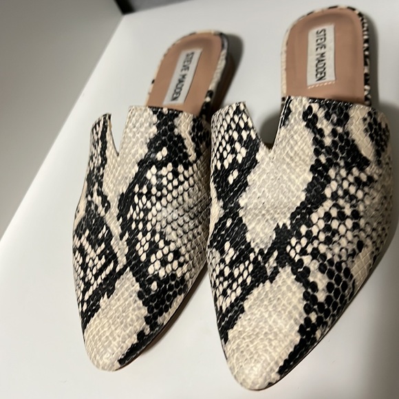Steve Madden Ally Flats Slide Mule In Cream Snakeskin Size 7 - Picture 3 of 8